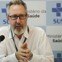 Ex-presidente da Anvisa diz que mutação do coronavírus “certamente já está circulando no Brasil”
