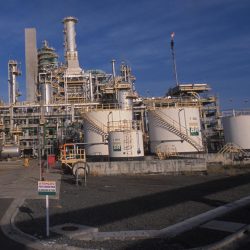 Greve dos petroleiros: venda de refinarias deve elevar ainda mais preços dos combustíveis