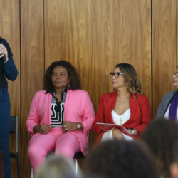 Lula anuncia projeto da igualdade salarial entre homem e mulher