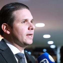 Hugo Motta pretende criar grupo de trabalho sobre reforma administrativa
