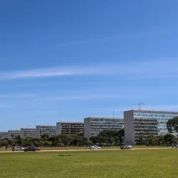 Senado aprova reajuste salarial de servidores federais