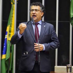 Reforma administrativa ataca serviços públicos e atendimento aos mais pobres