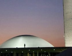 Eletrobras: senadores querem reverter mudanças feitas pela Câmara