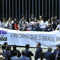 Senado aprova cota para mulheres em eleições proporcionais; vai à Câmara