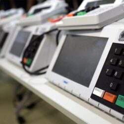 PEC do voto impresso tem novo adiamento e relatório segue sem votação