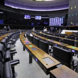 Câmara aprova quarentena eleitoral para juízes, militares e policiais