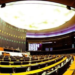 PEC 32: aprovação do texto não põe fim à luta. Fenajufe convoca sindicatos para combater avanço no plenário