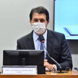 PEC 32/20: relator apresenta 3º parecer, sem as alterações do anterior