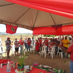 Após 18 anos de luta, famílias sem-terra do Ceará recebem imissão de posse de assentamento