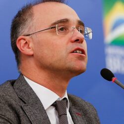 Repressão a movimentos populares é “calcanhar de aquiles” de Mendonça em sabatina no Senado