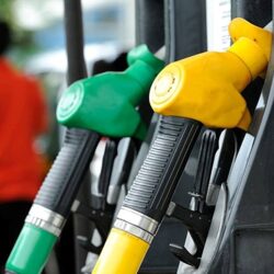 Gasolina, energia elétrica e gás confirmam a maior alta da “prévia” da inflação em seis anos