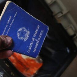 Brasil perdeu 480 mil postos formais em 2020; 96% das demissões foram de mulheres