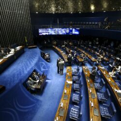 Orçamento de 2022 prevê R$ 3 BI para financiar eleições e R$ 16,5 BI de emendas