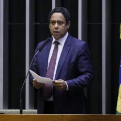 Nova agenda trabalhista de Bolsonaro é golpe contra trabalhador, entende deputado