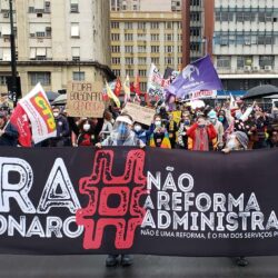 Depois da luta pela vacinação, professores têm desafio de derrubar a reforma administrativa
