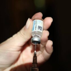 Anvisa notifica aeroportos e exige “passaporte da vacina” para quem entrar no Brasil