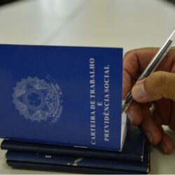 Pesquisa mostra que 53% dos brasileiros são contrários à reforma trabalhista