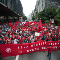 Movimentos populares realizam, nesta quinta (17), atos contra despejos em todo o país