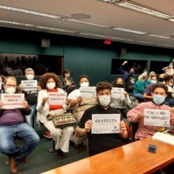 #PEC206NÃO – Votação sobre cobrança de mensalidade nas universidades públicas é retirada de pauta na Câmara
