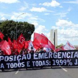 Servidores públicos federais fazem ato por reajuste em Brasília