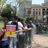 Crise econômica prolongada expulsa jovens e mais velhos do mercado de trabalho