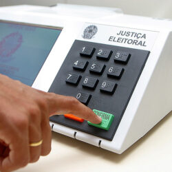 Reação: entidades de servidores da Polícia Federal declaram confiança nas urnas eletrônicas