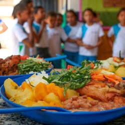 Fome nas férias: crianças podem ficar sem realizar nenhuma refeição completa durante recesso