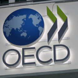 OCDE projeta PIB de 0,6% para o Brasil em 2022