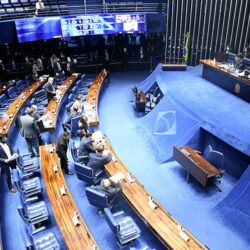Senado aprova PEC do estado de emergência; vai à Câmara