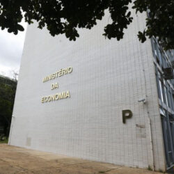 Governo federal quer antecipar recursos de estatais para bancar pacote de auxílios