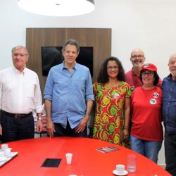 Fenajufe apresenta a Lula plataforma política dos trabalhadores do sistema de Justiça