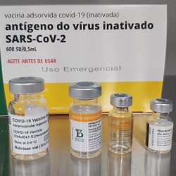 Nova alta nos casos de covid-19 alerta para baixo índice de imunização no Ceará
