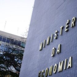 Ministério da Economia nega que o Brasil esteja quebrado, mas não explica denúncias