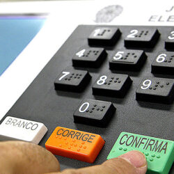 “Urna eletrônica incomodou quem se beneficiava de fraudes”, afirma um dos criadores do sistema