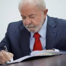 Governo assina decreto do INSS alegrando os aposentados com renda EXTRA