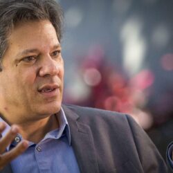 Haddad entrega a Lula propostas de mudanças para o IR e salário mínimo