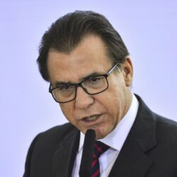 Ministro defende revisão de concessões de registros sindicais