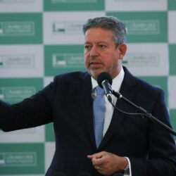 Lira quer mais deputados em comissões mistas para destravar MPs