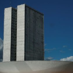 Câmara aprova projeto de crédito para mulheres negras e de baixa renda
