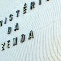 Arcabouço fiscal: mais de 90 economistas assinam manifesto para evitar “camisa de força” no governo Lula