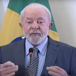 Manutenção da taxa de juros pelo Banco Central é ‘irracional’, afirma Lula