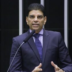 Arcabouço fiscal pode entrar em discussão na Câmara na próxima semana, projeta relator