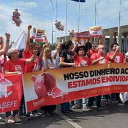 Servidores públicos federais criticam proposta de reajuste salarial de 1% e sinalizam possibilidade de greve