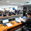 Senado começa a discutir reforma tributária