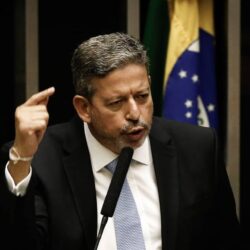 Ofensiva de Arthur Lira sobre a PEC 32
