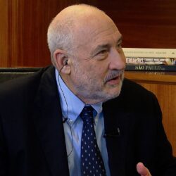 Prêmio Nobel de Economia pede urgência na taxação de super-ricos