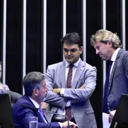 Aprovada na Câmara, minirreforma eleitoral flexibiliza regras e veta candidaturas coletivas; entenda mudanças