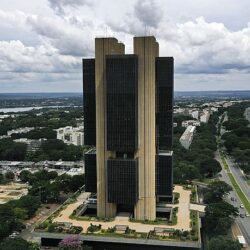 Juros da dívida devem consumir metade da receita de impostos sobre super-ricos