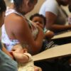 Desigualdades de gênero e raça sobrecarregam mulheres no cuidar