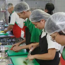 Desemprego cai de 8% para 7,7% no país no terceiro trimestre do ano